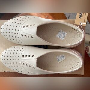 Woman’s Native water shoes size 5 or J3
